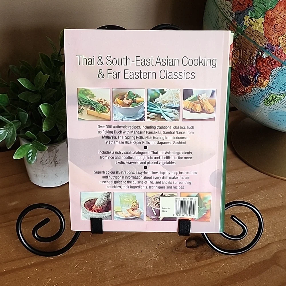 Thai & South-East Asian Cooking Book - Picture 4 of 16